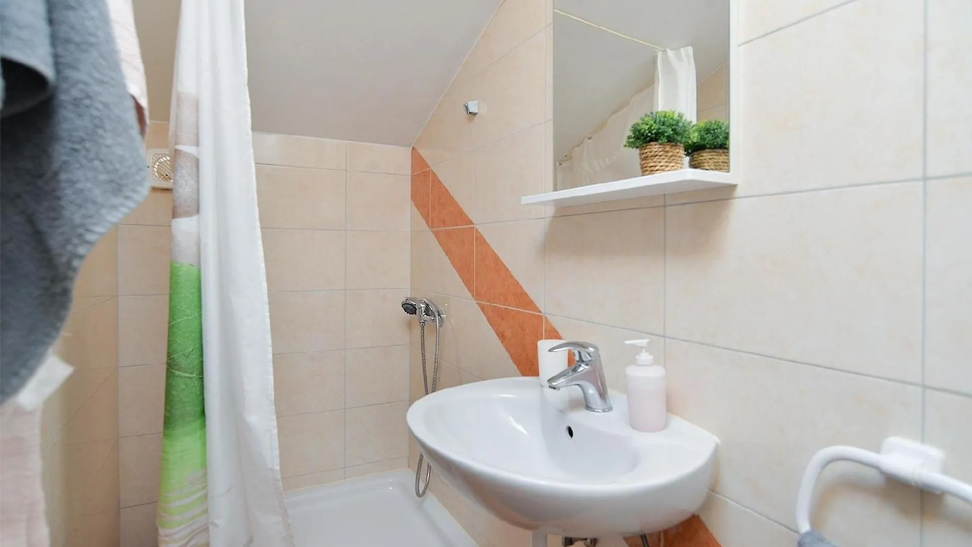 Ferienwohnung Fuer 2 Personen Ca 20 Qm In Fazana, Istrien Istrische Riviera 0*, Fazana